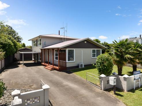 38 Deanwell Avenue, Deanwell