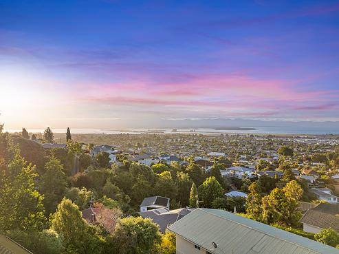 102 Arapiki Road, Stoke