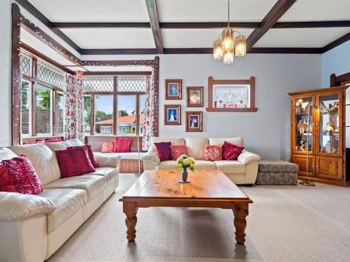 12 Hall Avenue, Regent