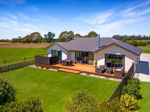280 Parsons Road, Weston