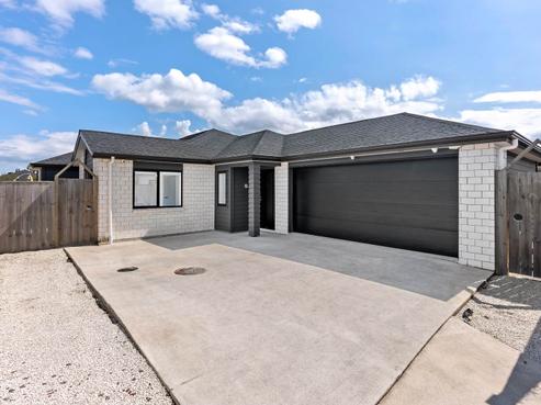 13 Black Beech Crescent, Takanini