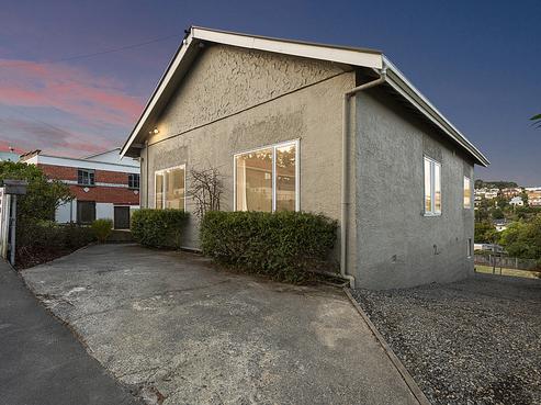 15 Cooper Street, Mornington