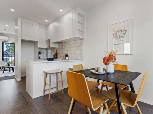 25/28 Westgate Drive, Massey