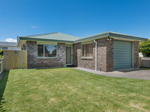 13 Tasman Street, Opunake
