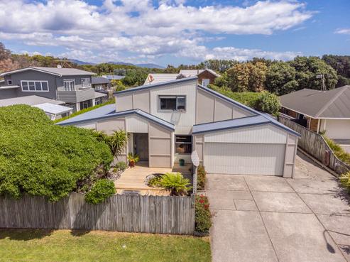 13 Marram Way, Peka Peka