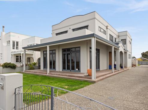 34 The Esplanade, Westshore