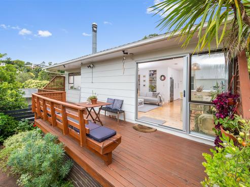 1/9 De Val Drive, Titirangi
