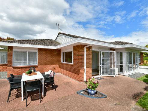 16 Crampton Court, Orewa