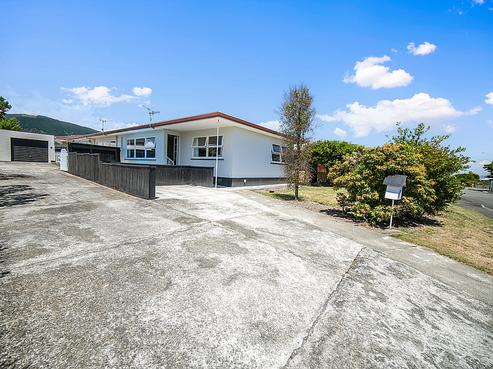 1/7 Tennyson Crescent, Stoke