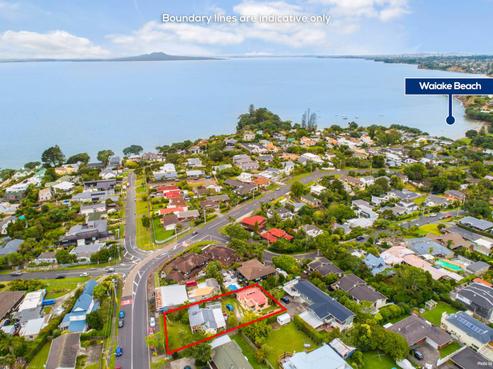 1004 Beach Road, Torbay