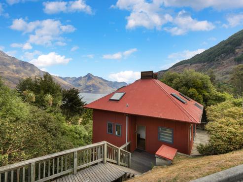 10 Mckerrow Place, Fernhill/Sunshine Bay