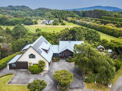 7 Shotover Grove, Waikanae