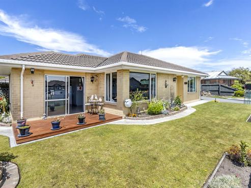 126 Saint Johns Street, Bromley