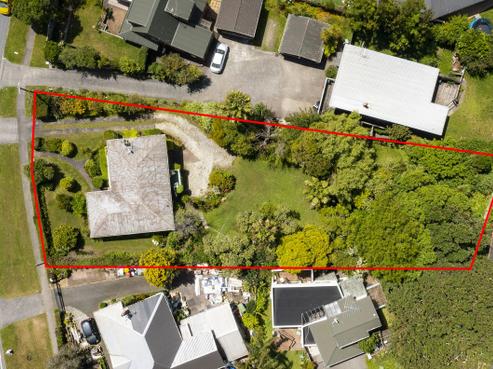 708 East Coast Road, Pinehill