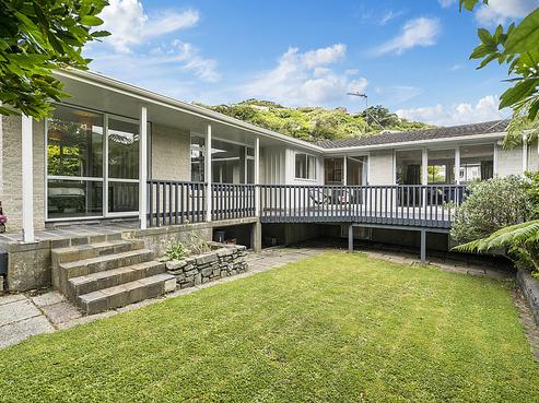 5 Woodhouse Avenue, Karori