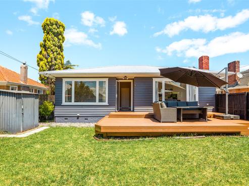 16 Taikata Road, Te Atatu Peninsula