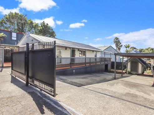 12A Owairaka Avenue, Mount Albert