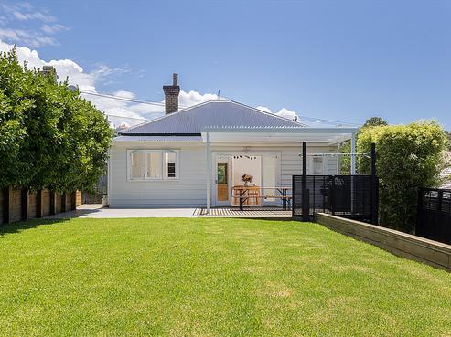 24 Fourth Avenue, Kingsland
