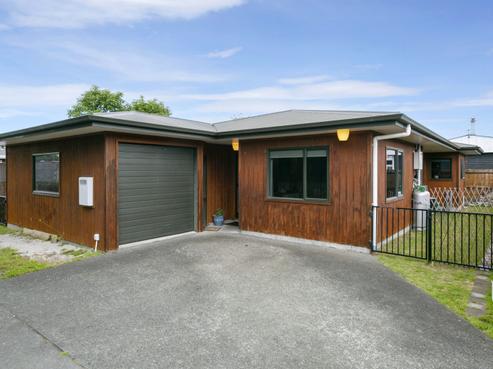 2/33 Scannell Street, Taupo