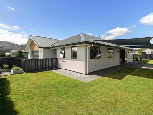 25 Olds Crescent, Cromwell