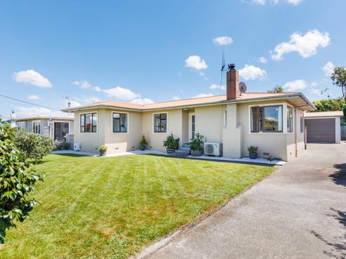 14 Cobham Way, Feilding
