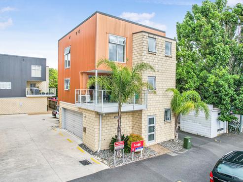 1/9 Vialou Street, Hamilton Central