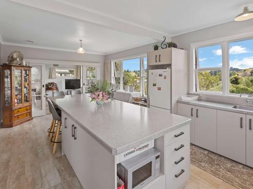 8 Feltham Street, Hunterville