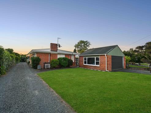 19 Morrison Crescent, Deanwell