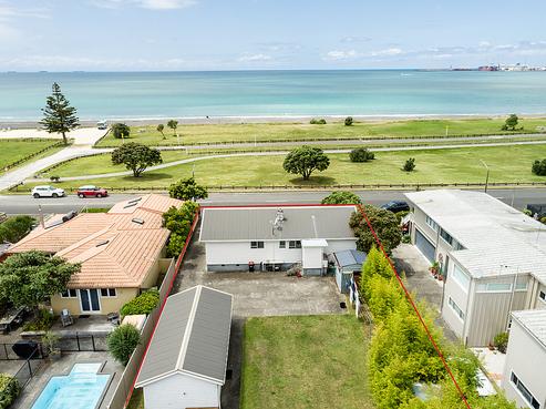 8 The Esplanade, Westshore