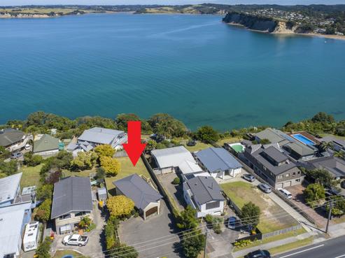 813 Whangaparaoa Road, Manly