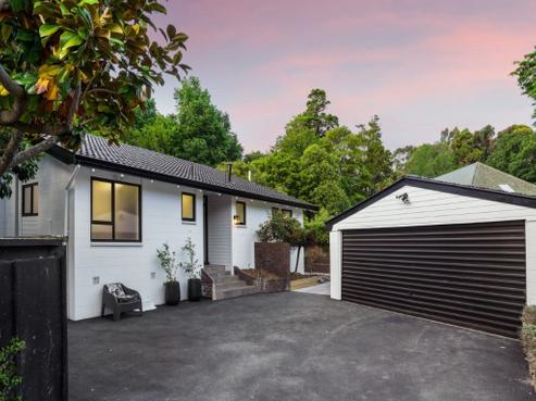 5 Holmcroft Court, Cracroft