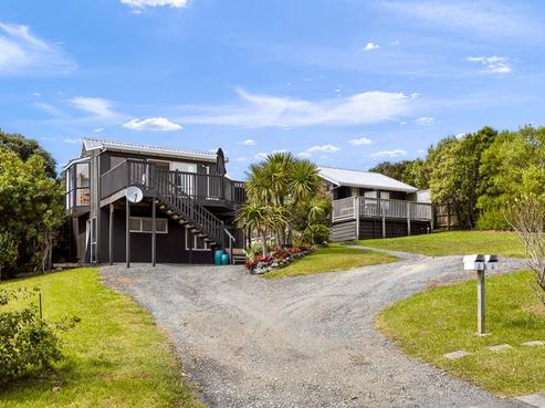 8 Woodlands Avenue, Snells Beach