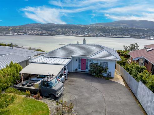 121 Larnach Road, Vauxhall