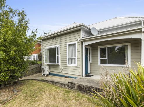 24 Blacks Road, North East Valley