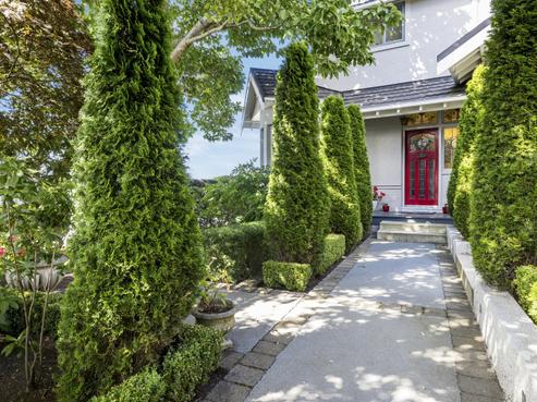 14 Garfield Avenue, Roslyn