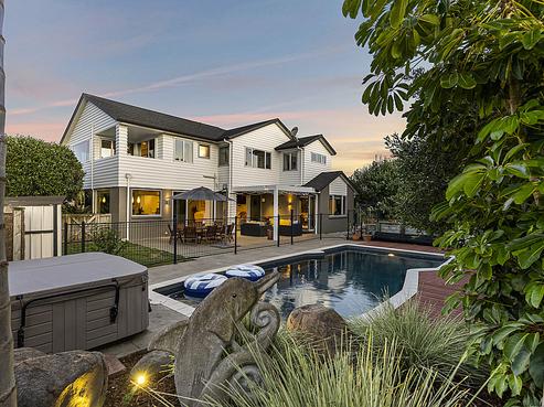 18 Columbia Crescent, Beachlands