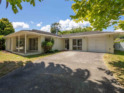 30 Fleetwood Grove, Waikanae