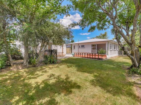 11 Lemari Avenue, Stoke