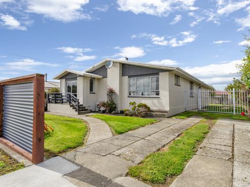 76 Scott Street, Strathern