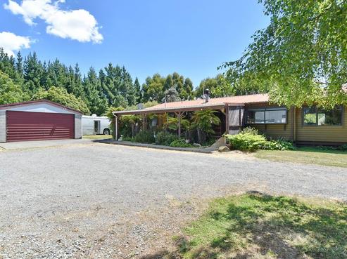 1392 Oxford Road, Cust