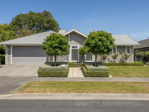 10 John Campbell Crescent, Middleton