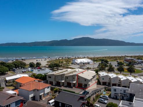 13/1 Marine Parade, Paraparaumu Beach