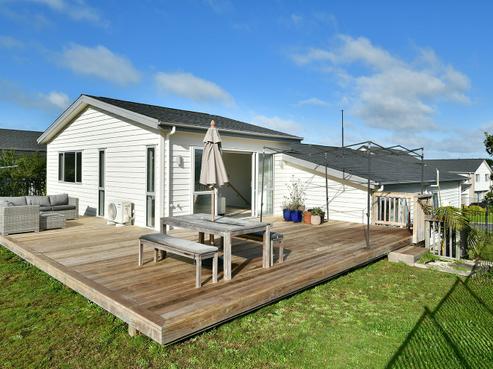 33 Kaipuke Crescent, Gulf Harbour