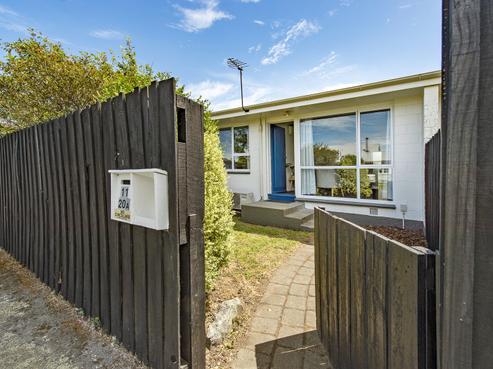 11/20A Dickson Crescent, Hornby