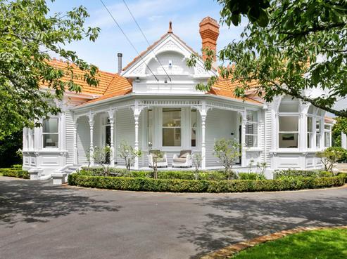 6 Emerald Street, Epsom