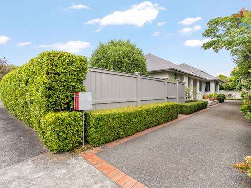 11 Chilton Grove, Central Hutt