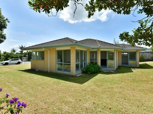 81 Alec Craig Way, Gulf Harbour