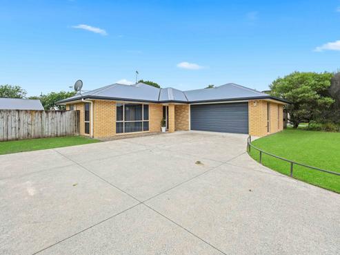 46 Thomas Road, Huntington