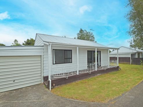 2/87 Kayes Road, Pukekohe