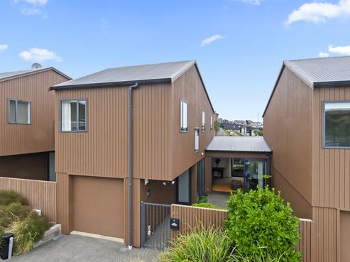 94 Kentwood Drive, Woodridge